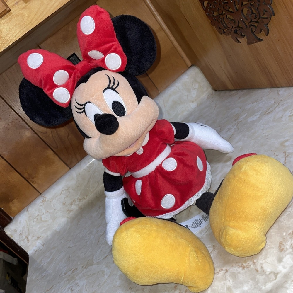 Disney Store Classic 18" inch MINNIE MOUSE Red Dress Plush Stuffed Animal w/Tag